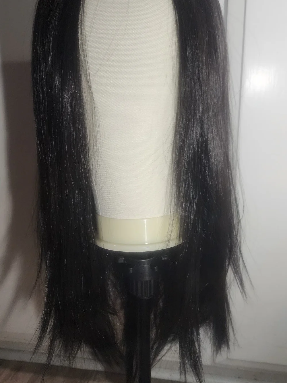 Long Straight Black Wig – Center Part, Natural Shine, Heat‑Resistant Synthetic
